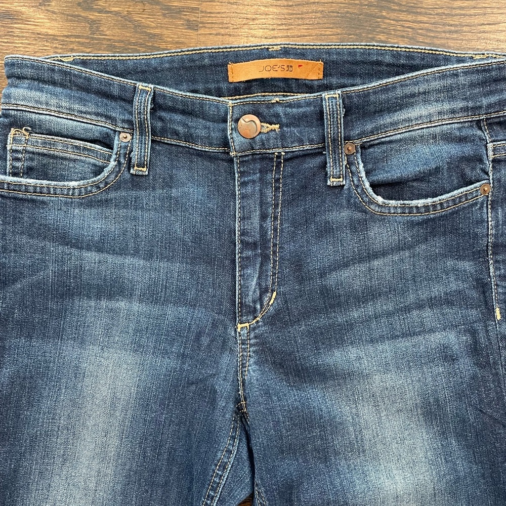 Like New Condition, Joes Jeans Cropped - Picture 2 of 6